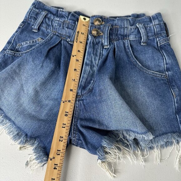 We The Free People Jean Shorts XS See You Sometime Cut Offs Blue Pleated No Belt - Picture 10 of 10